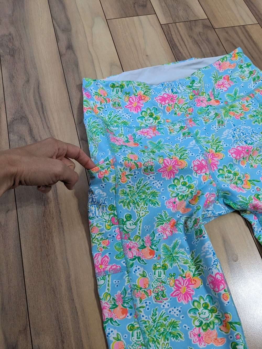 GUC! Lilly Pulitzer X Disney Weekender High Rise Legging Blue Ibiza Size L - Picture 11 of 16